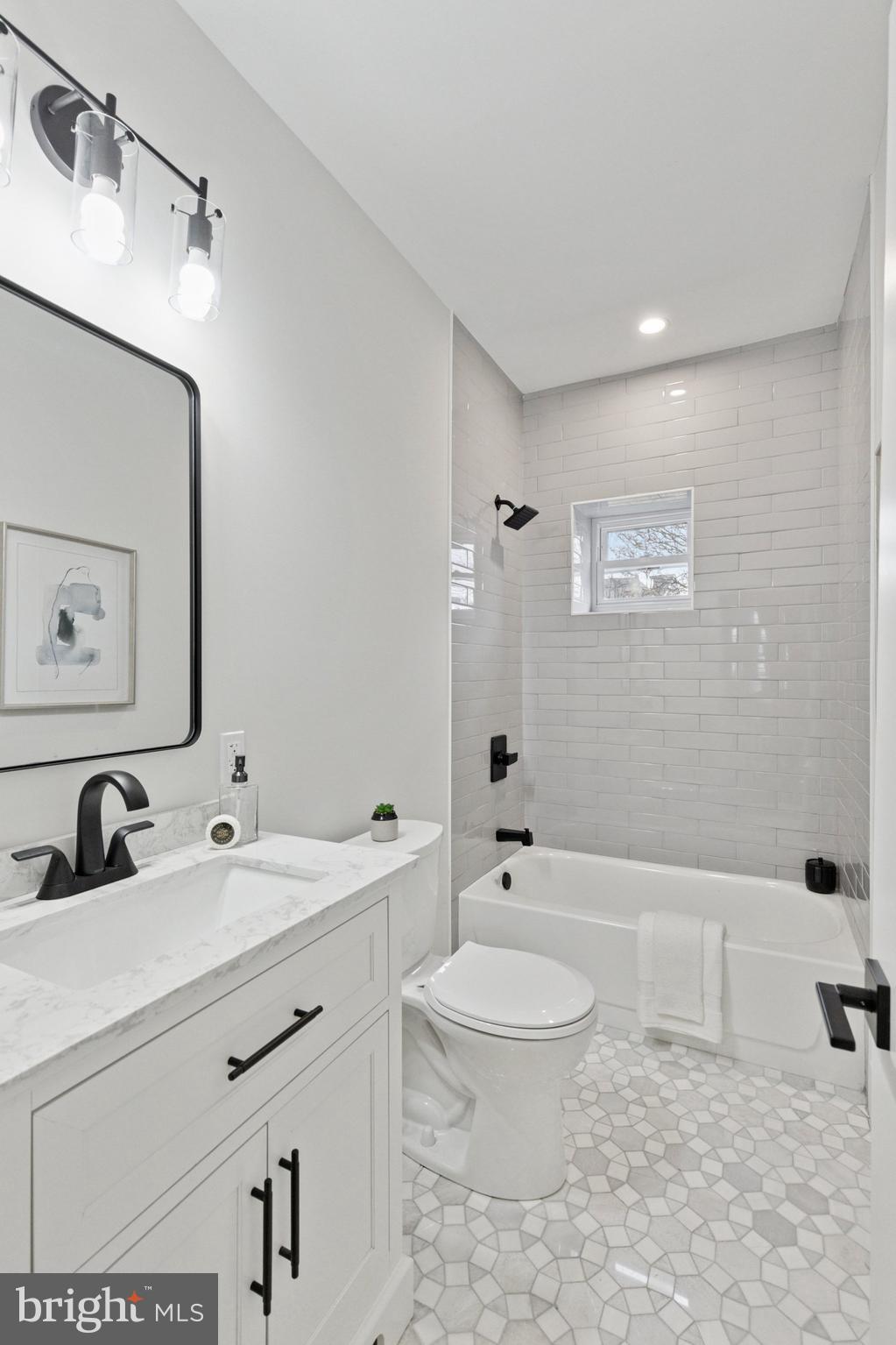 ROXBOROUGH - Residential