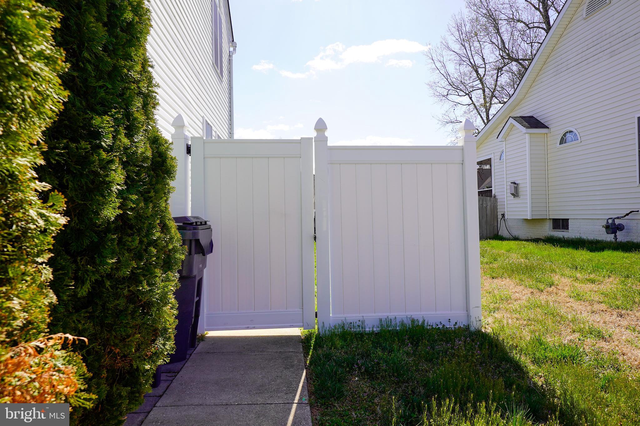 RIVER CLUB - Residential