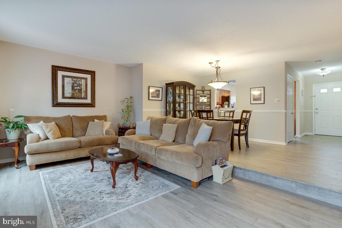 VALLEY STREAM ESTATES - Residential