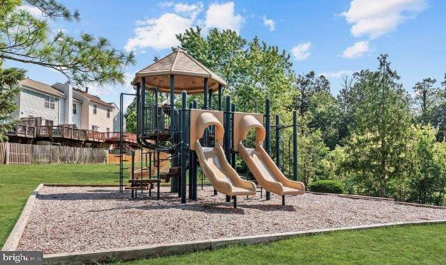 VALLEY STREAM ESTATES - Residential