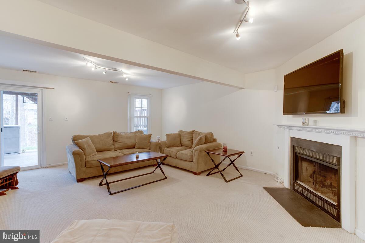 VALLEY STREAM ESTATES - Residential