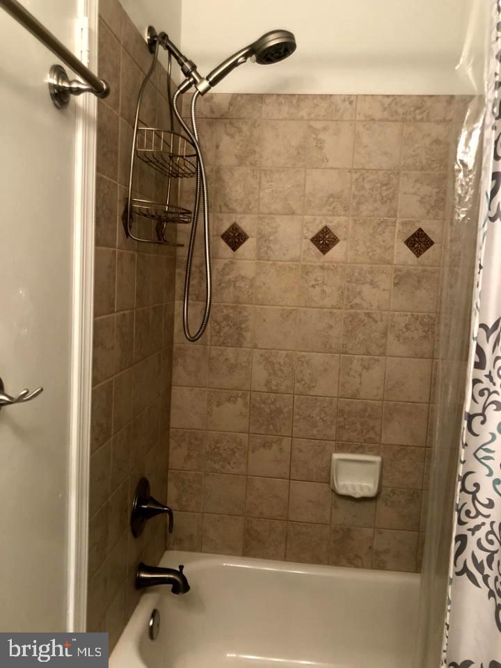 VALLEY STREAM ESTATES - Residential