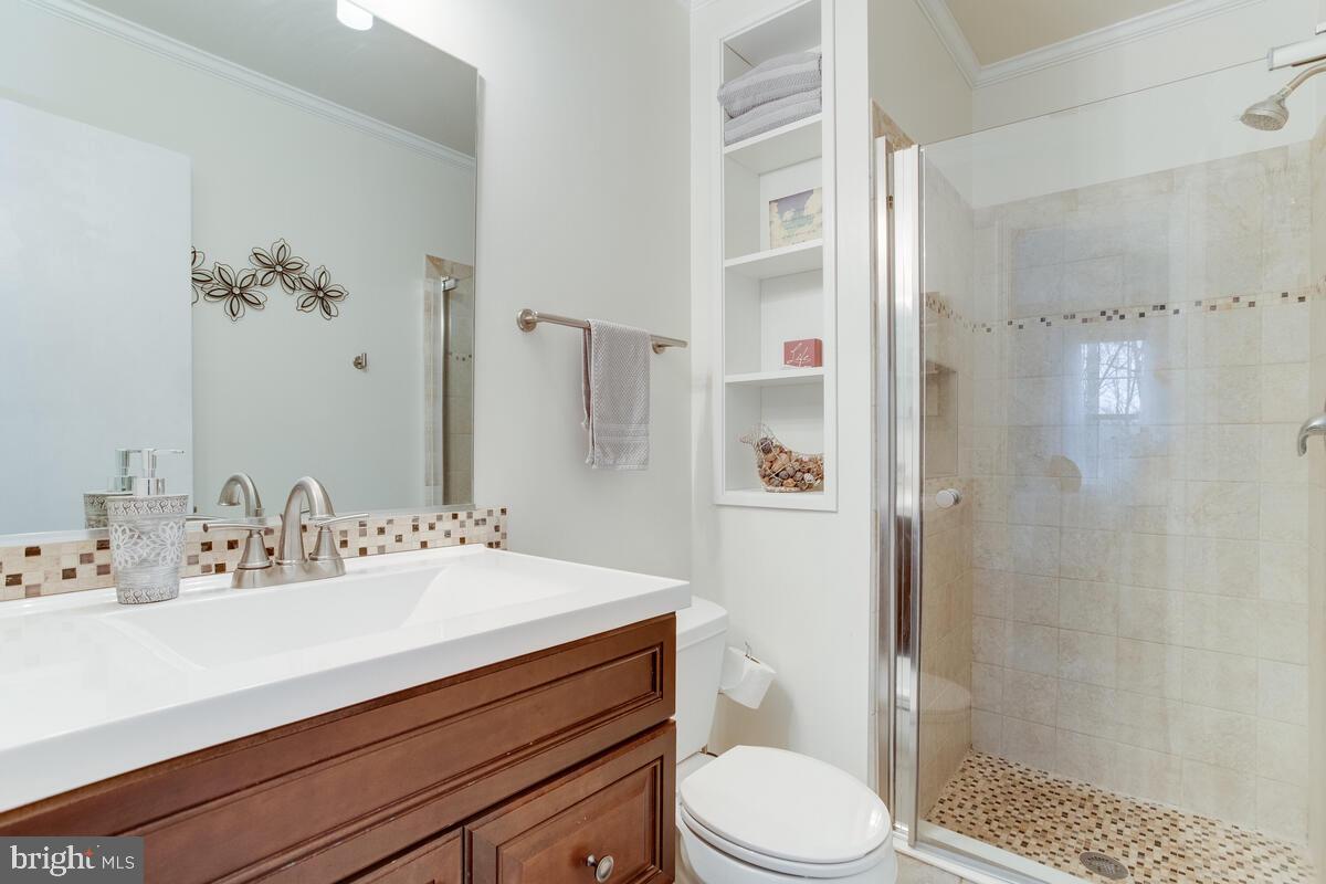 VALLEY STREAM ESTATES - Residential