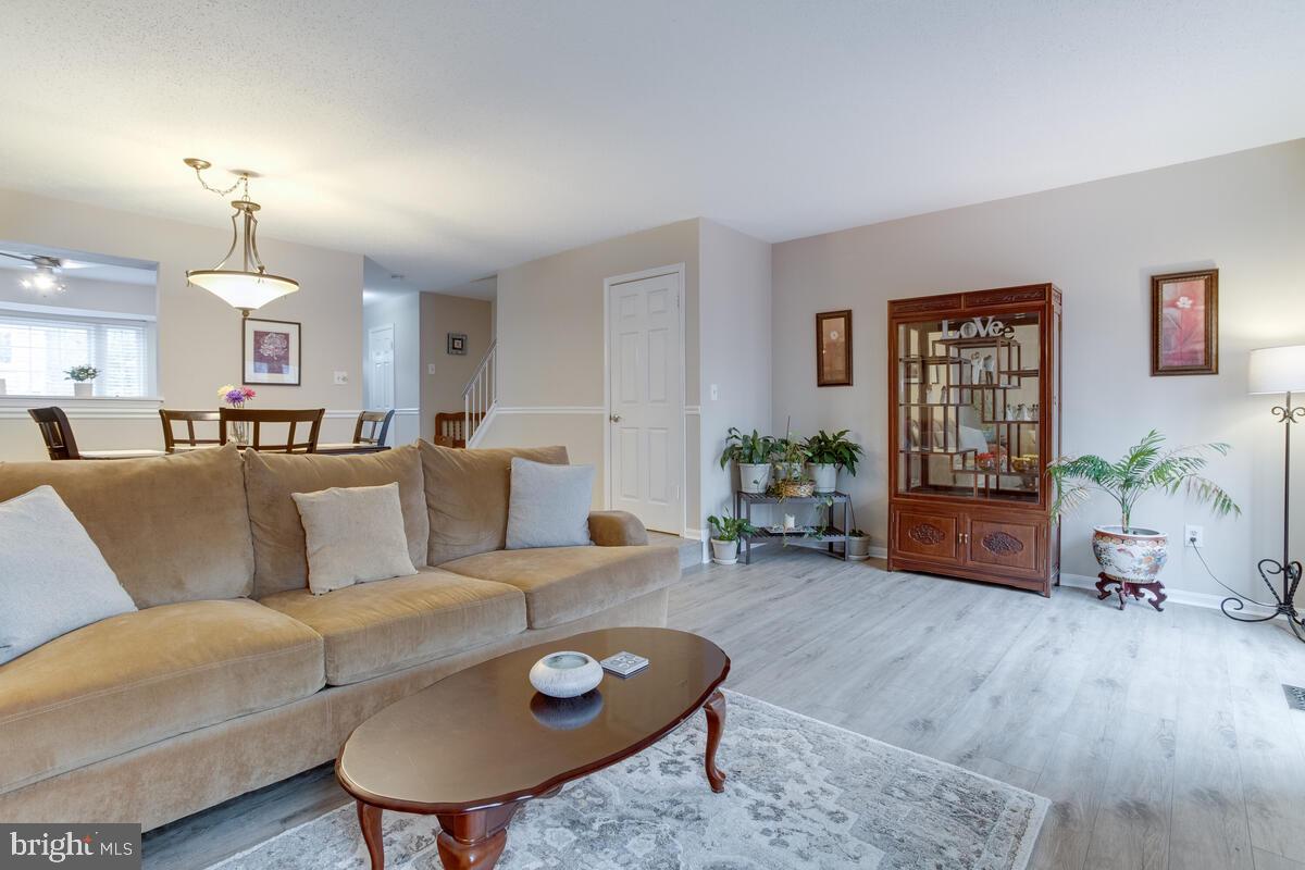 VALLEY STREAM ESTATES - Residential