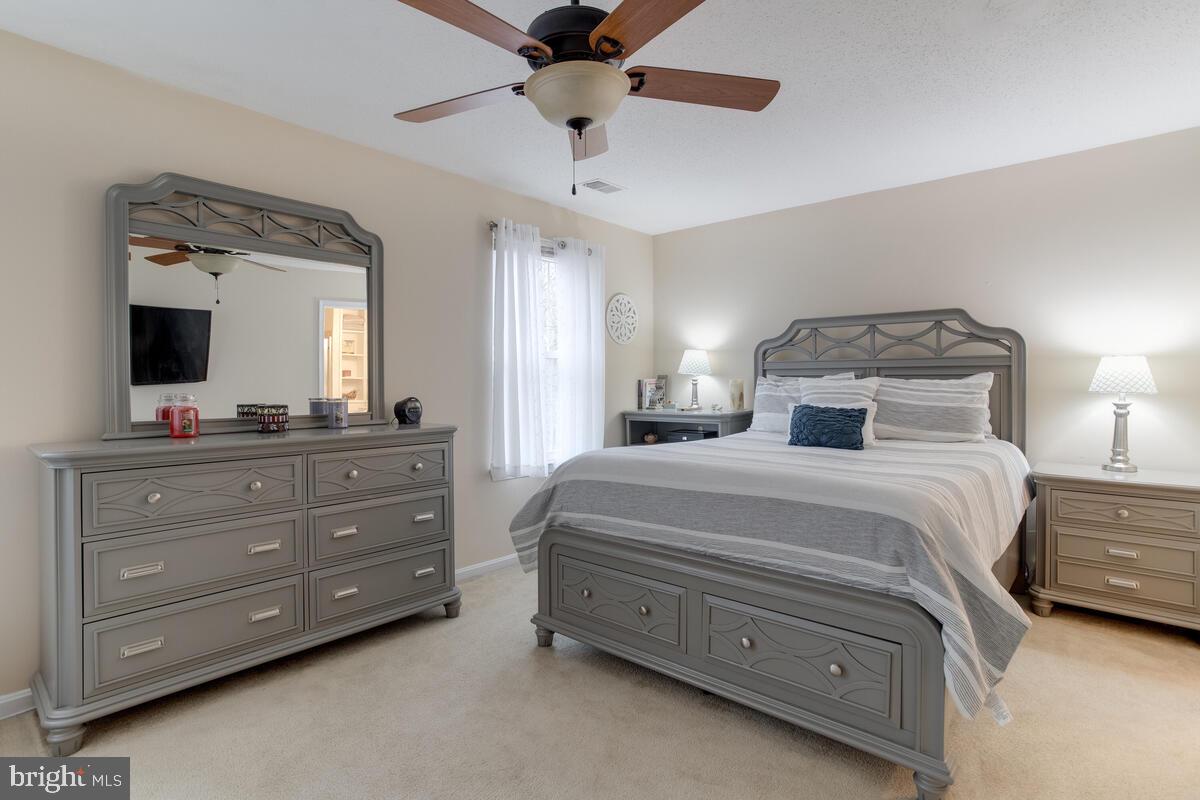 VALLEY STREAM ESTATES - Residential