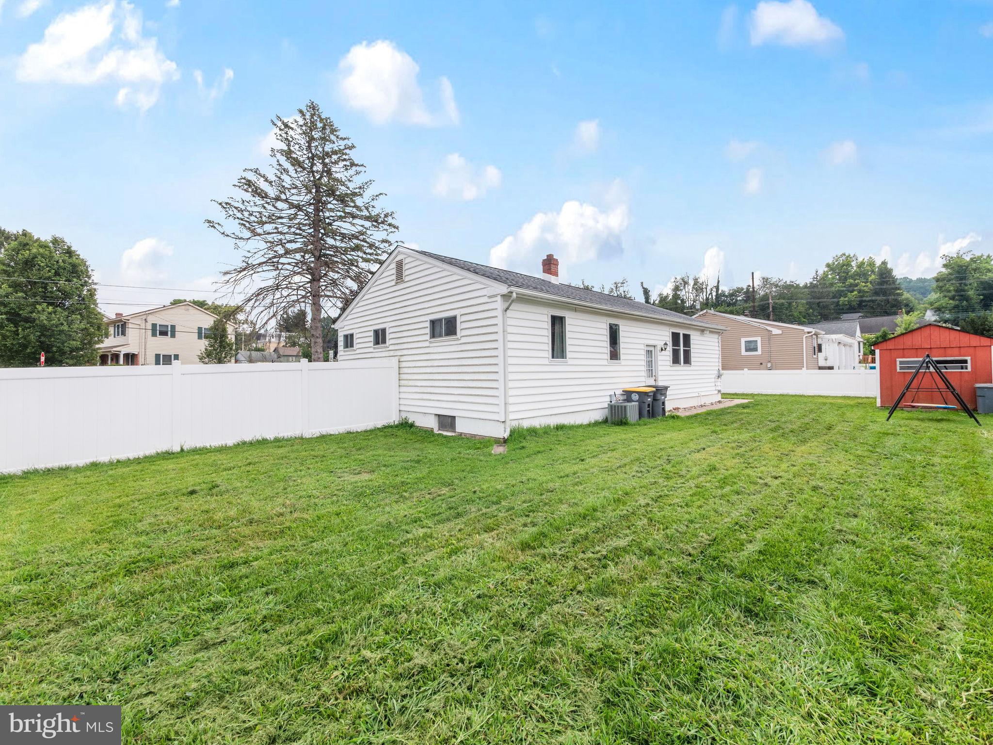 MEADOW WOODS - Residential