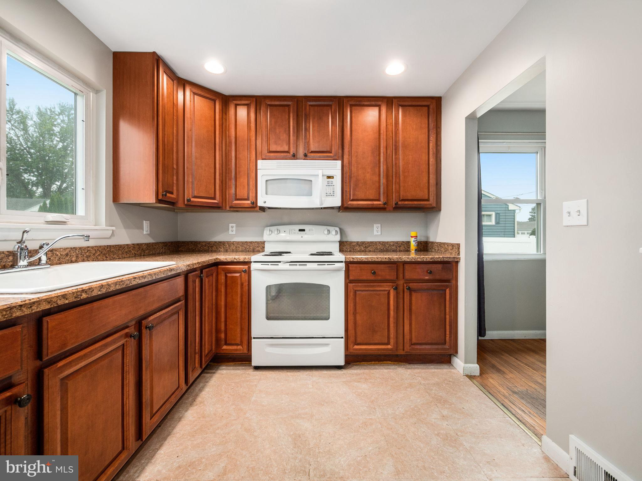 MEADOW WOODS - Residential