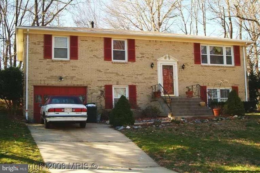 Bidding Event Start Date:  Dec 26th through Dec 28th,2015.  Property is occupied and occupants are not be disturbed under any circumstances. Interior inspections are not available and property is being sold as is.  Please place all offers at Homesearch.  Any financed offers require a pre-qualification from Greenlight Loans.