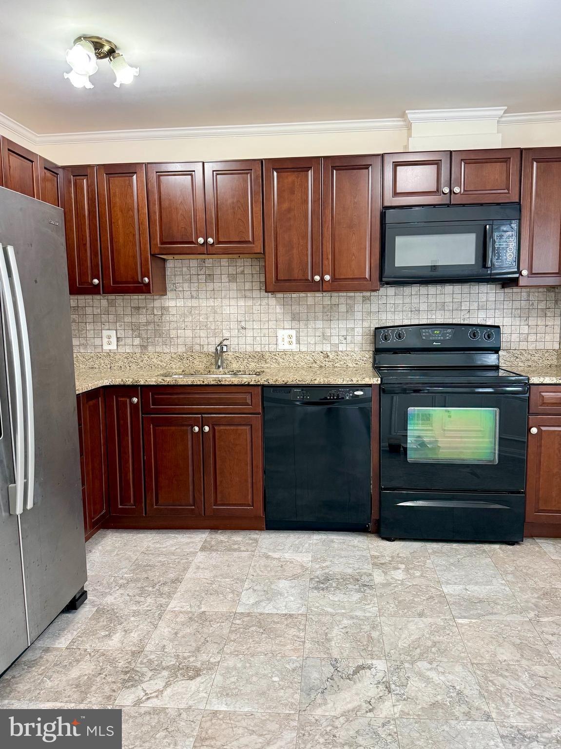 THE TALLWOODS - Residential Lease