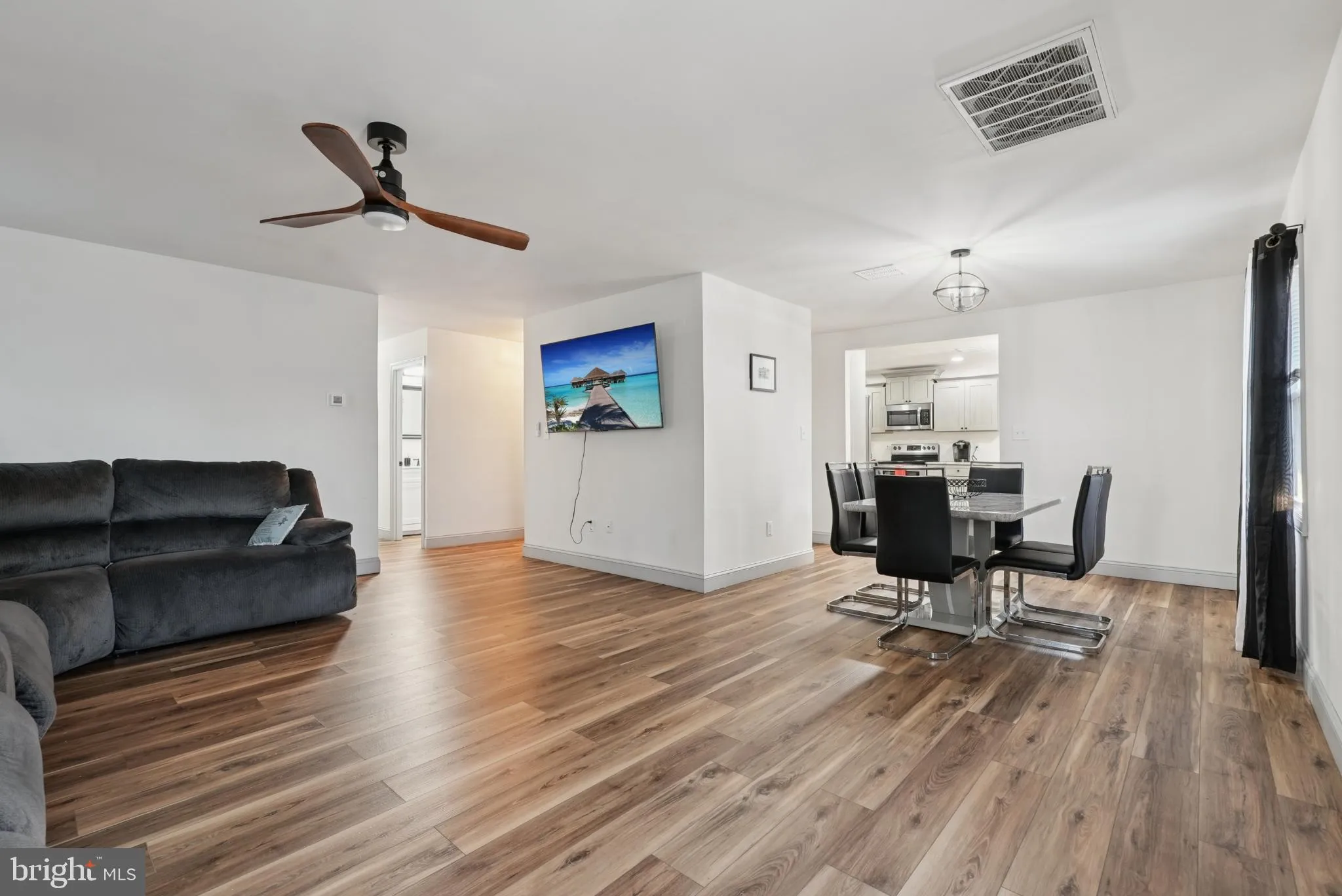 Willingboro, New Jersey 08046, United States, 3 Bedrooms Bedrooms, ,2 BathroomsBathrooms,Residential,Active,225874