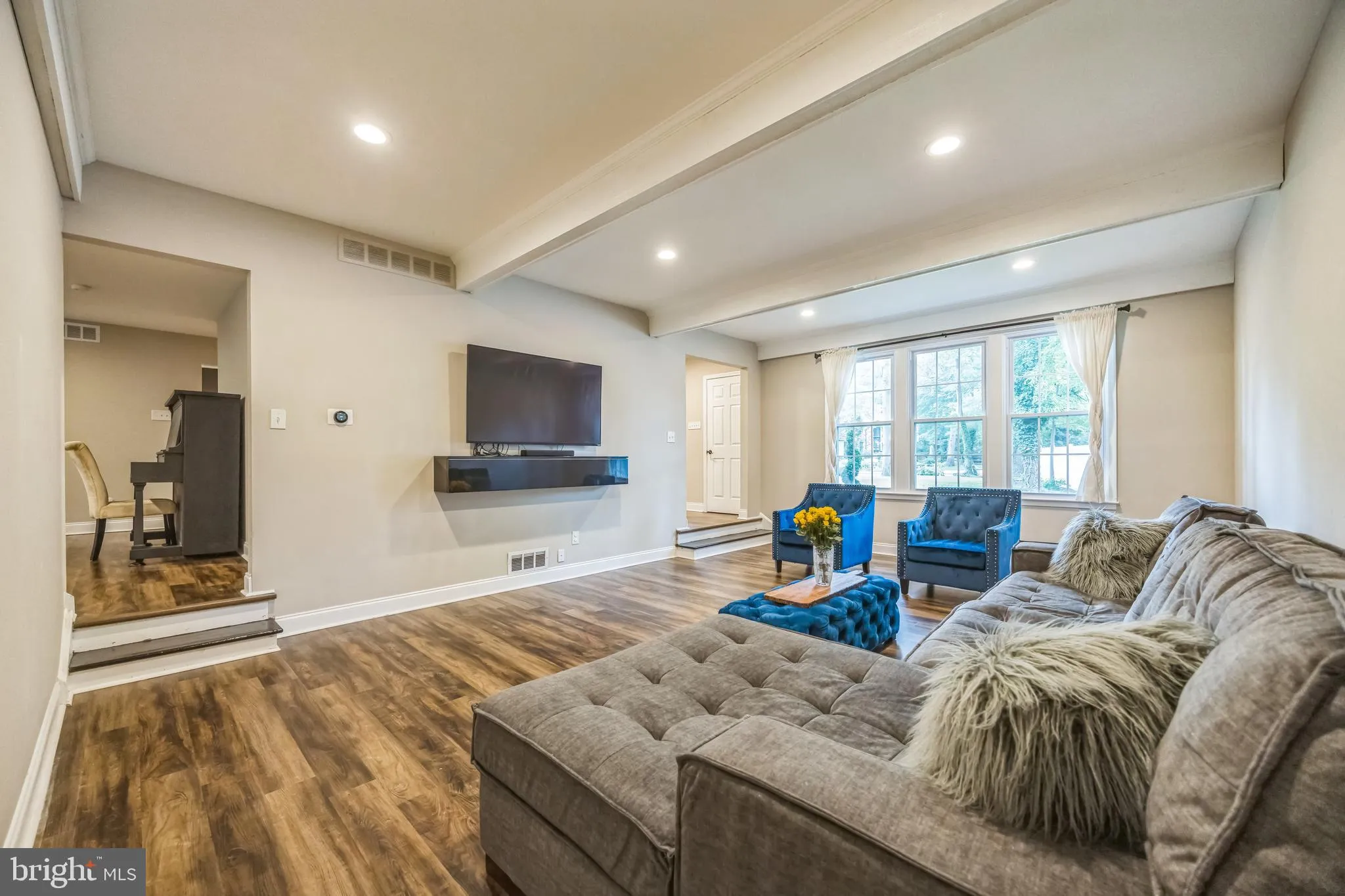 Cherry Hill, New Jersey 08003, United States, 4 Bedrooms Bedrooms, ,3 BathroomsBathrooms,Residential,Pending,191130