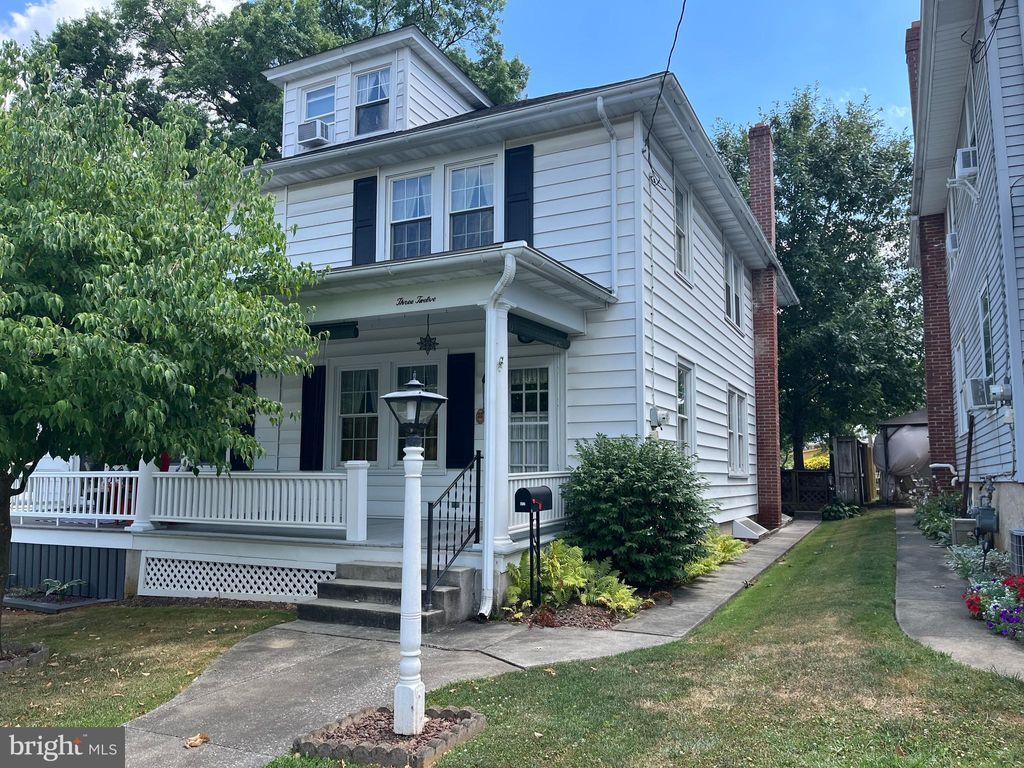 Photo of 312 E New Street, Lititz, PA 17543 (MLS # PALA2053760)