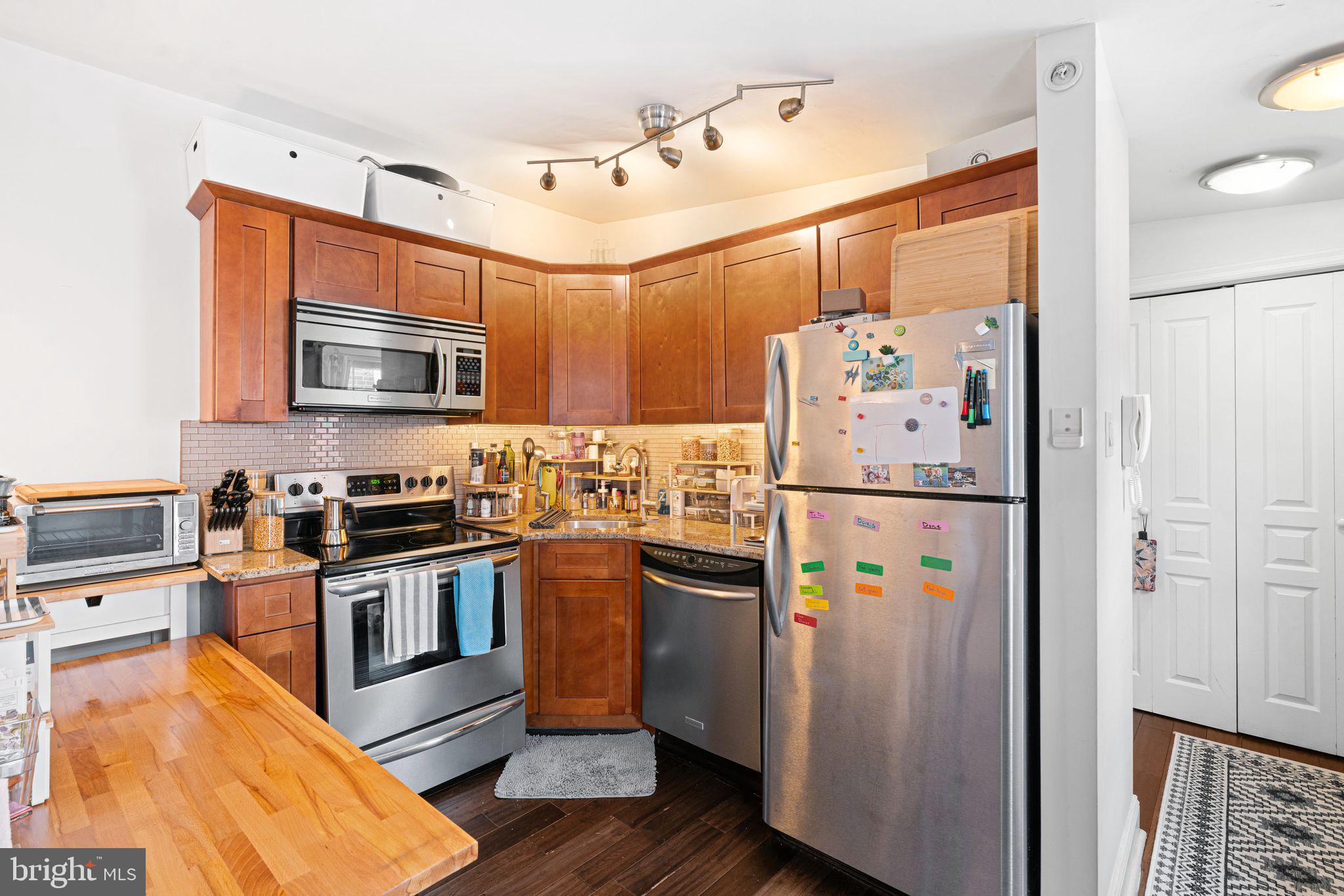 1832 GREEN STREET 3R