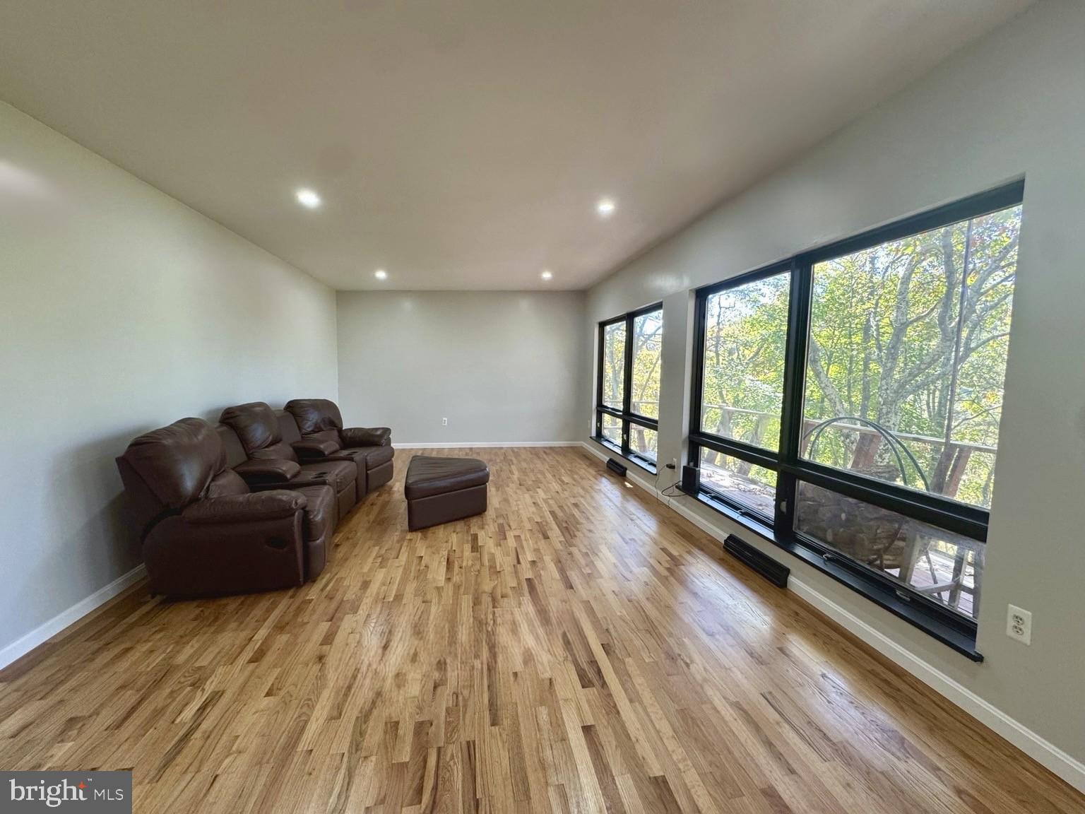 10 CHEROKEE DRIVE
