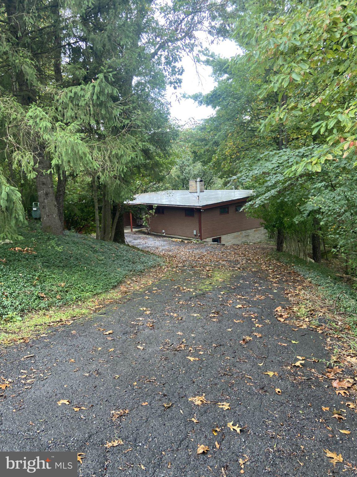10 CHEROKEE DRIVE