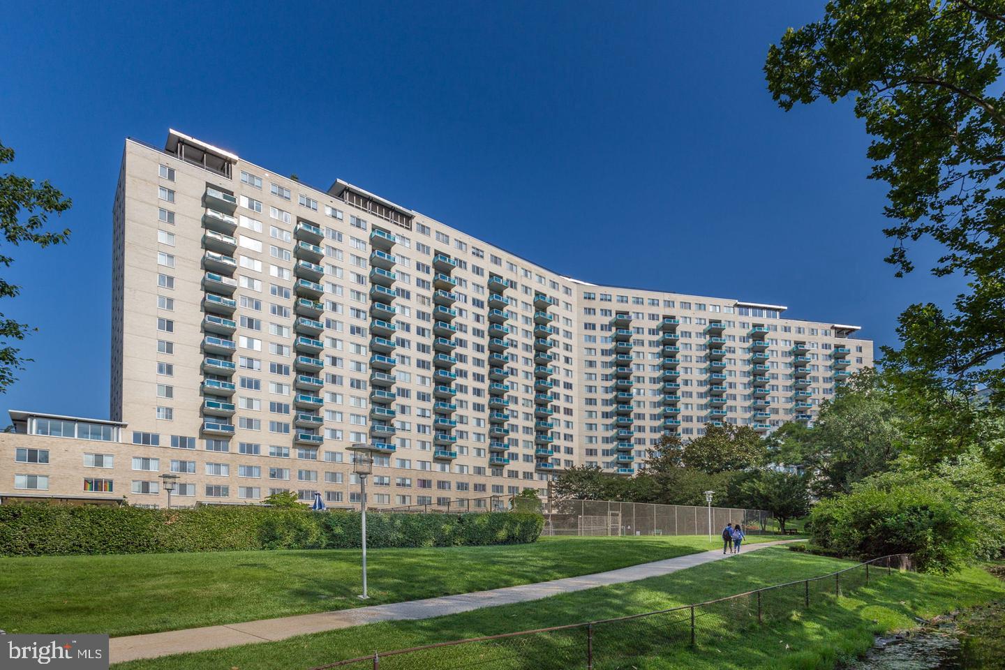 10401 GROSVENOR PLACE 1128