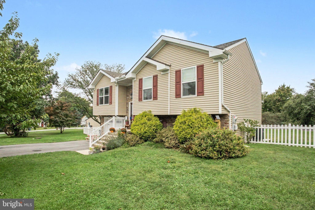 Photo of 41 Den Mar Drive, HOLTWOOD, PA 17532 (MLS # PALA2095992)