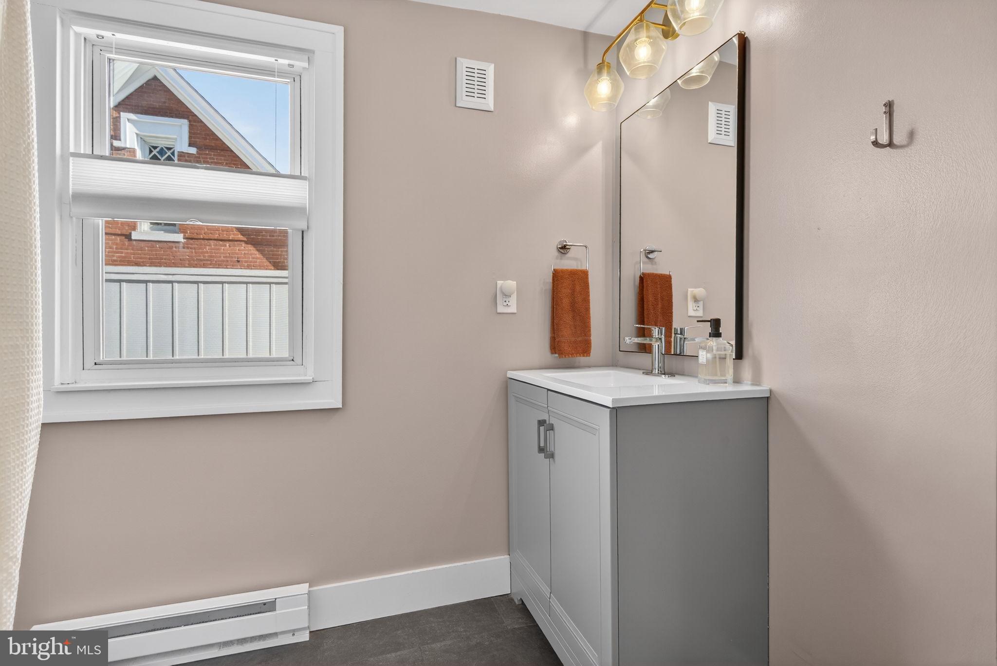 MILLERSVILLE - Residential