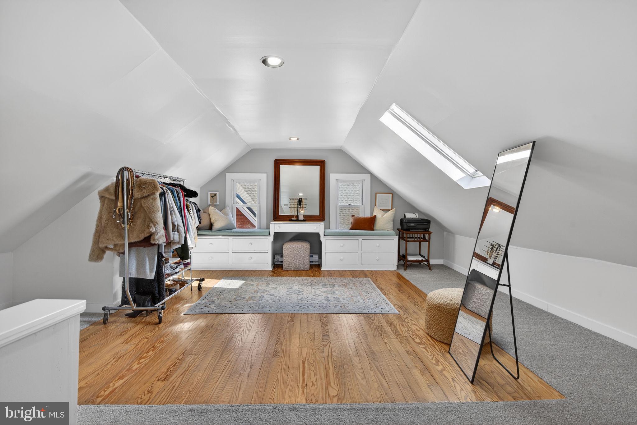 MILLERSVILLE - Residential