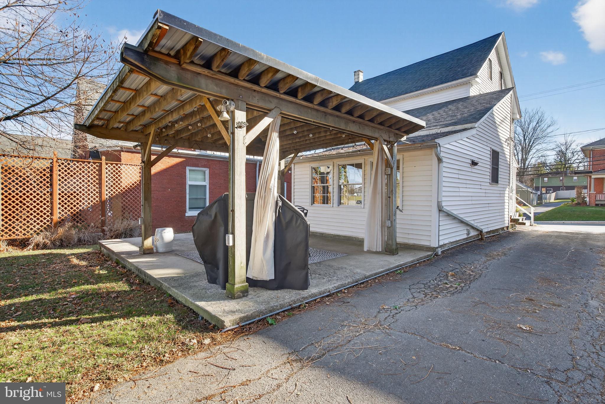 MILLERSVILLE - Residential