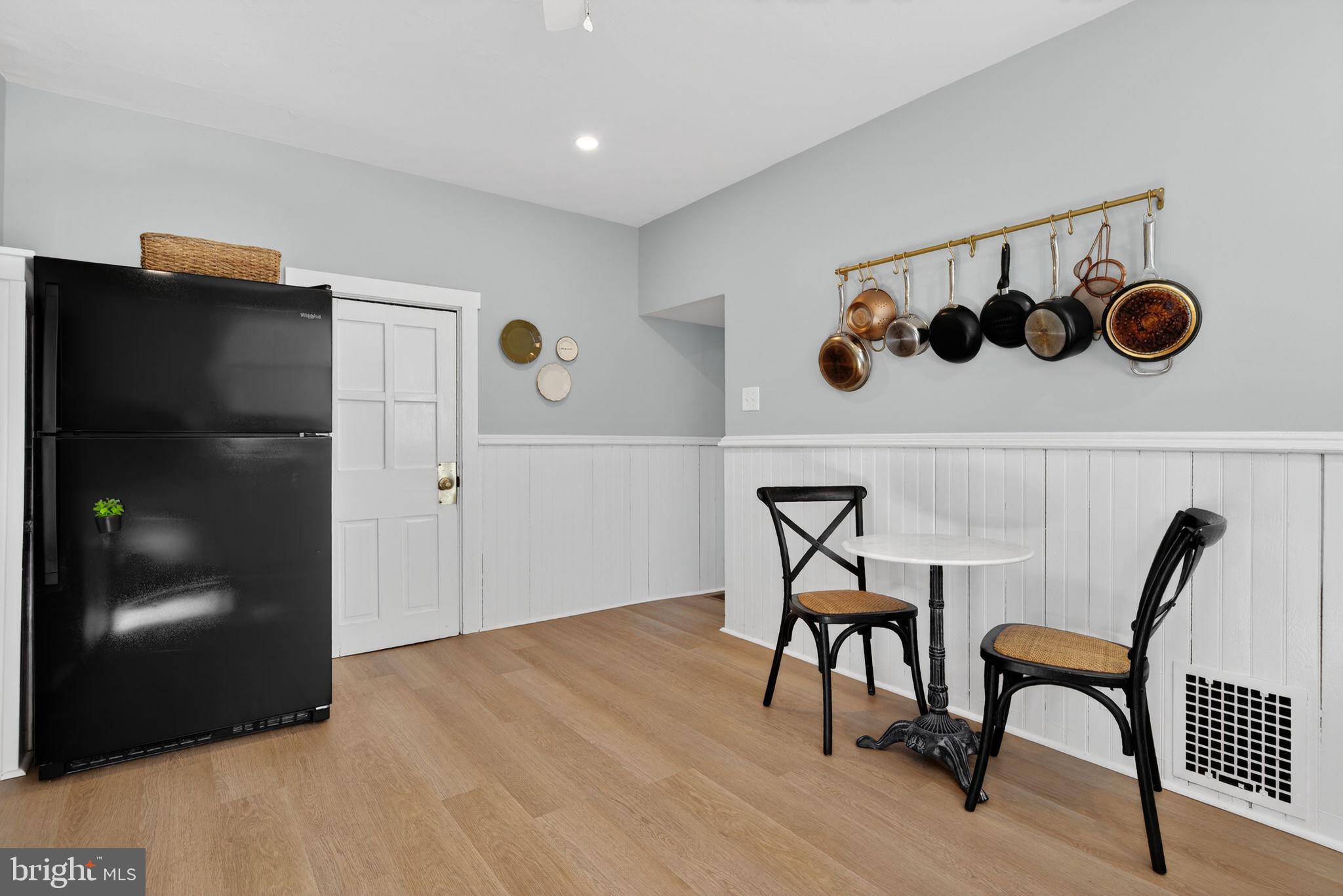 MILLERSVILLE - Residential