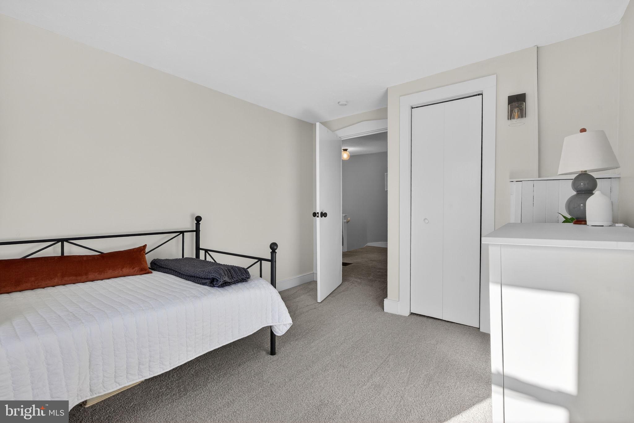 MILLERSVILLE - Residential