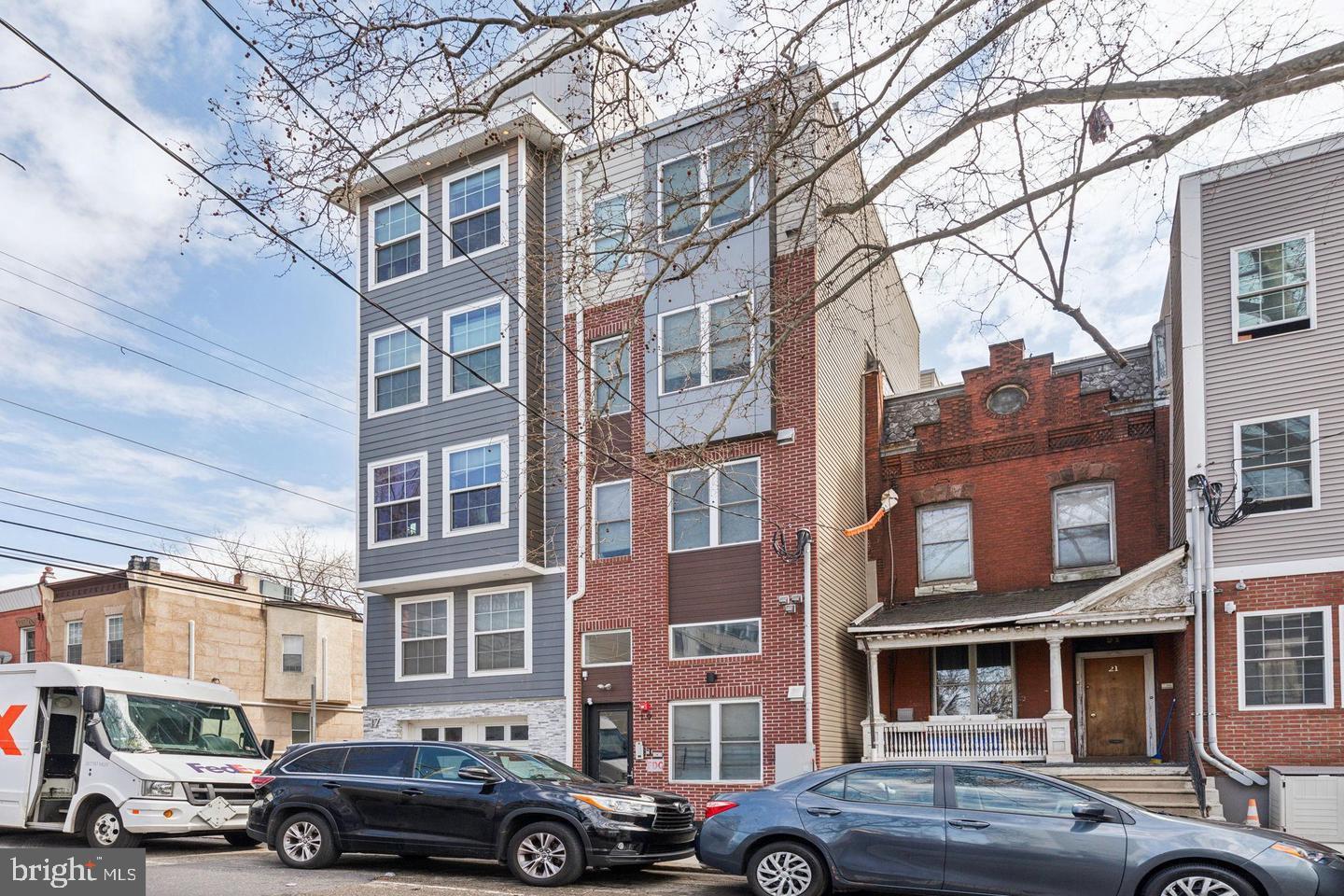 UNIVERSITY CITY - Residential Income
