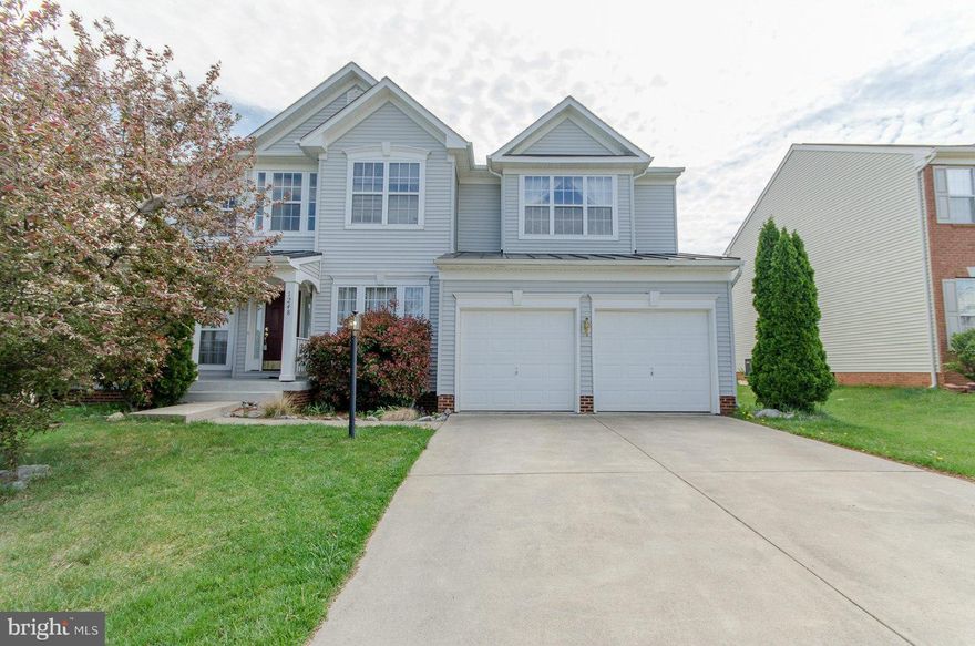 The Princeton II offers a dramatic two-story foyer, formal living and dining room, open kitchen and large, central family room with gas fireplace.  The second floor features a luxurious owner's bedroom and deluxe bath with separate tub and shower.  Fenced back yard plus basement with rough-in for future expansion.  Lovely covered front porch and 2-car garage.