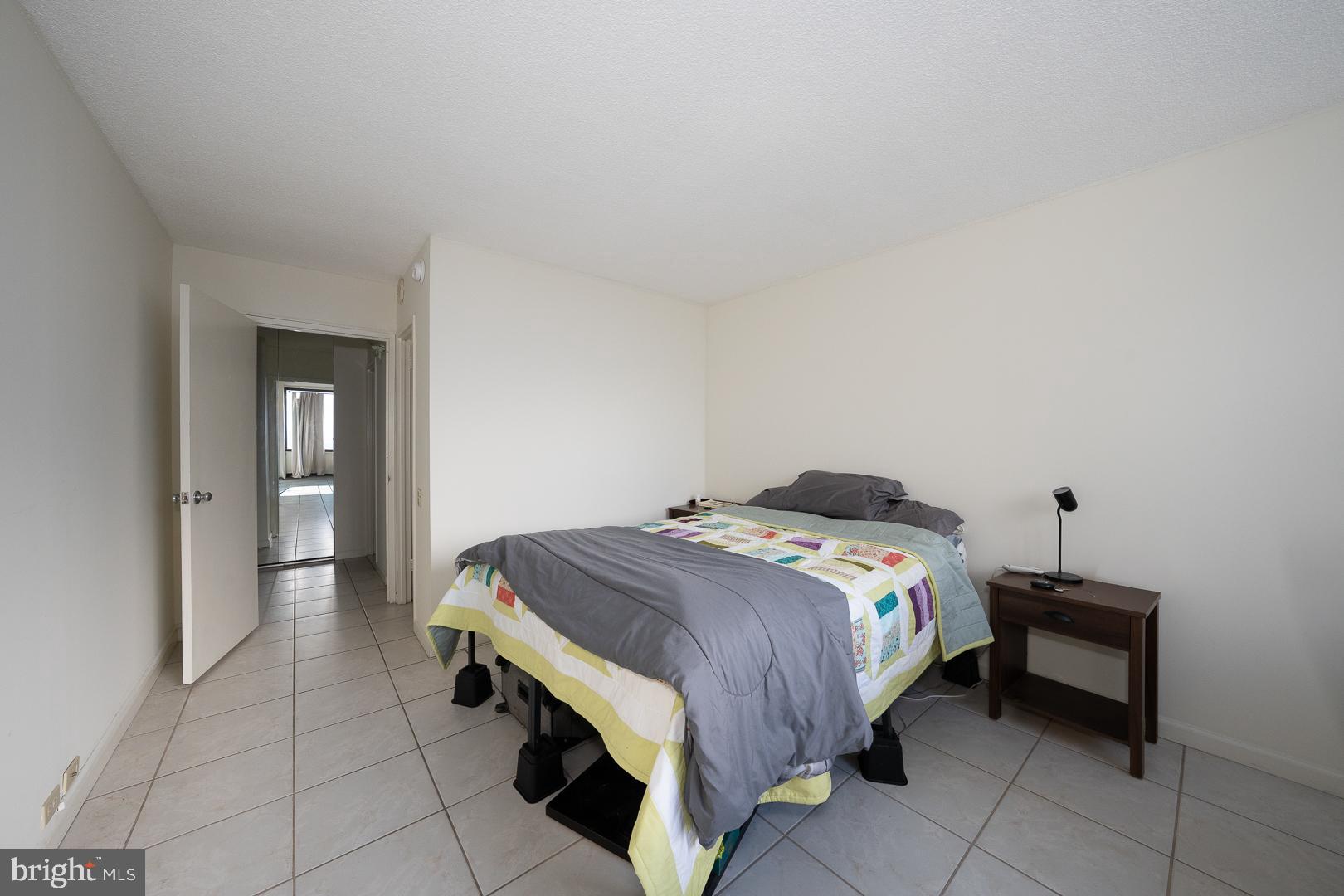 WASHINGTON SQ - Residential