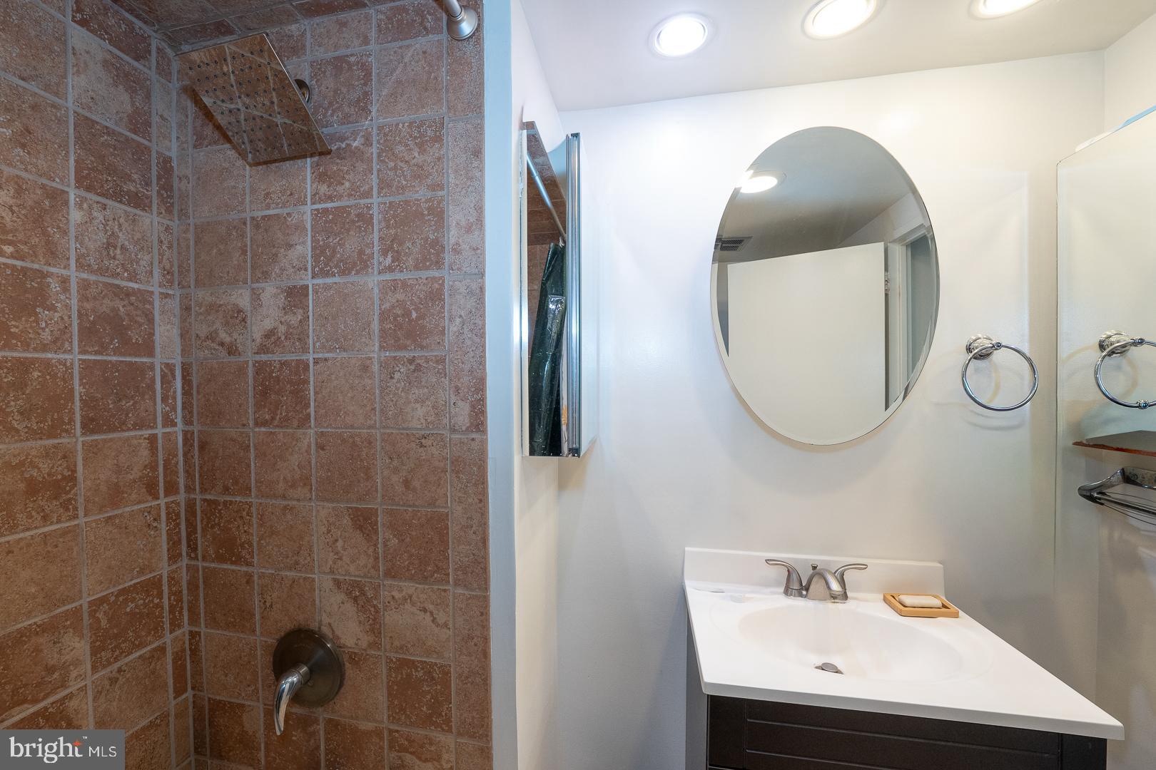 WASHINGTON SQ - Residential