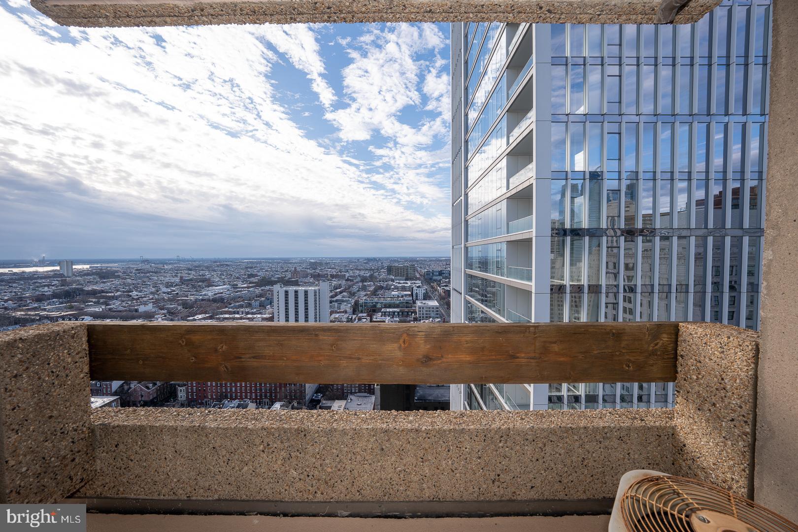 WASHINGTON SQ - Residential