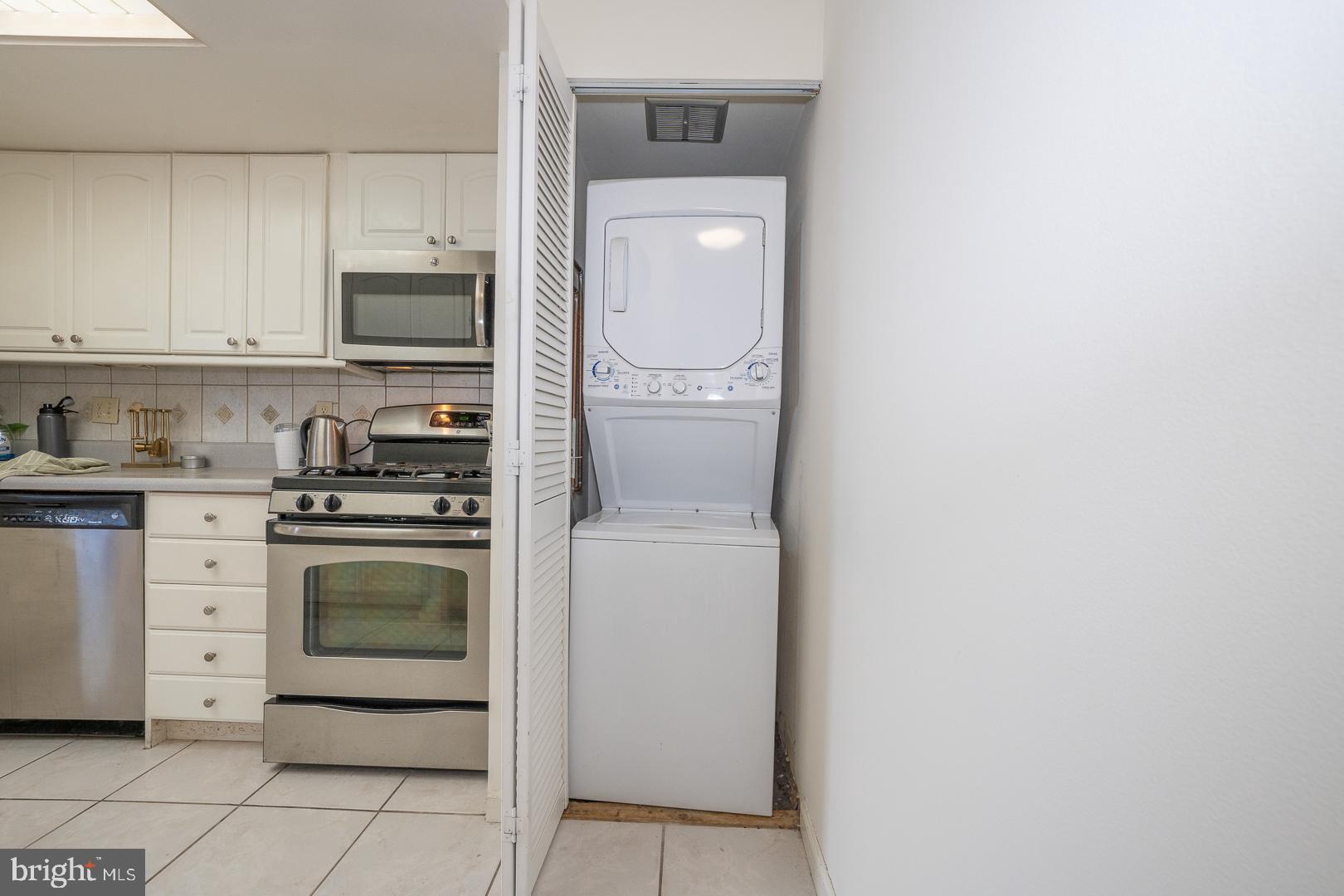 WASHINGTON SQ - Residential