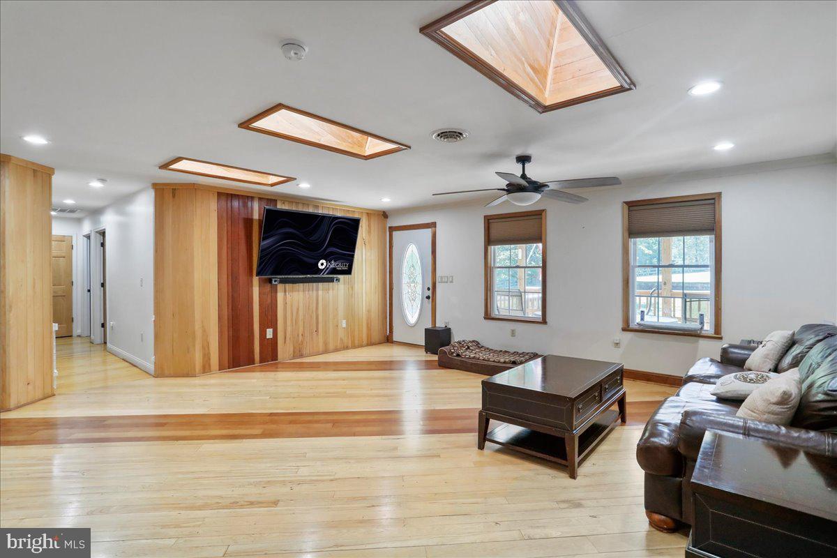 SLEEPY HOLLOW - Residential