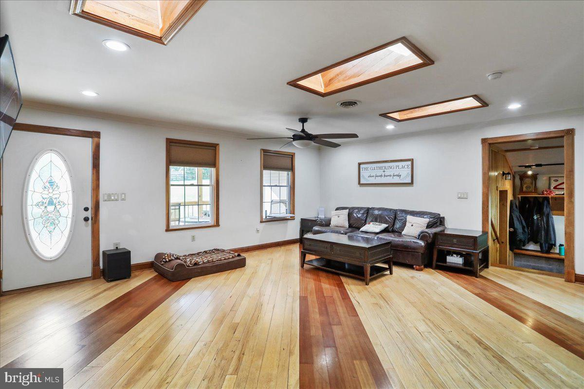 SLEEPY HOLLOW - Residential