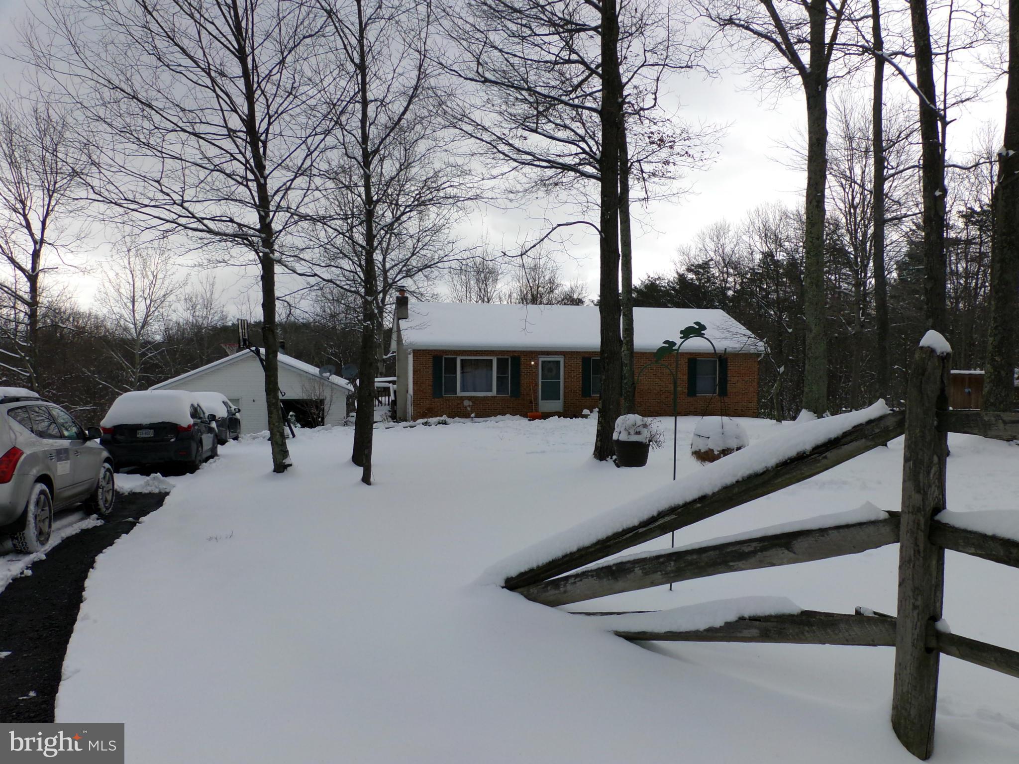 COUNTRY SQUIRE ESTATES - Residential