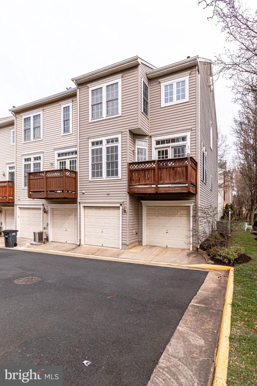 CEDAR LAKES - Residential