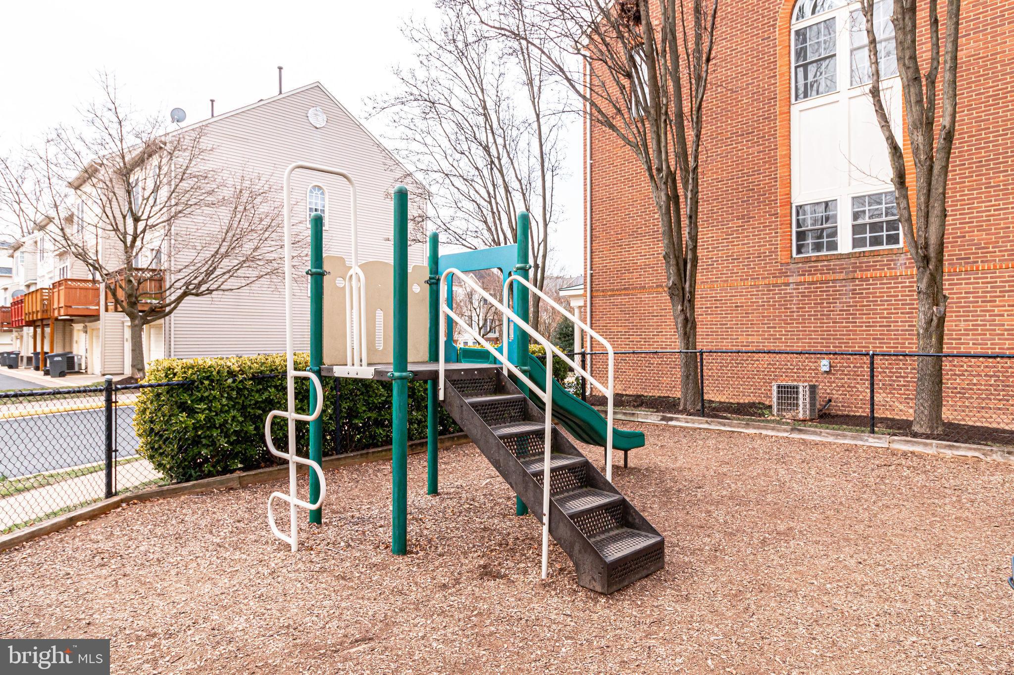 CEDAR LAKES - Residential