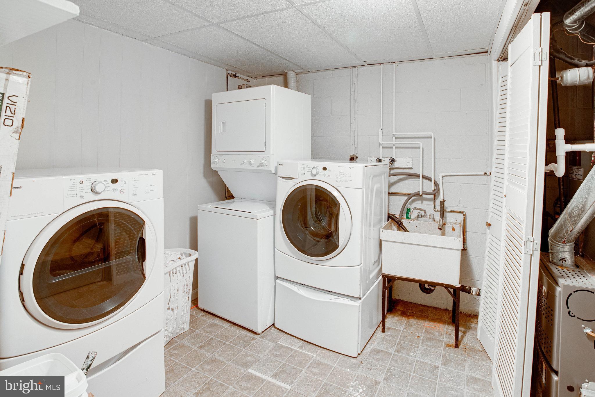 GREENWICH HILL - Residential