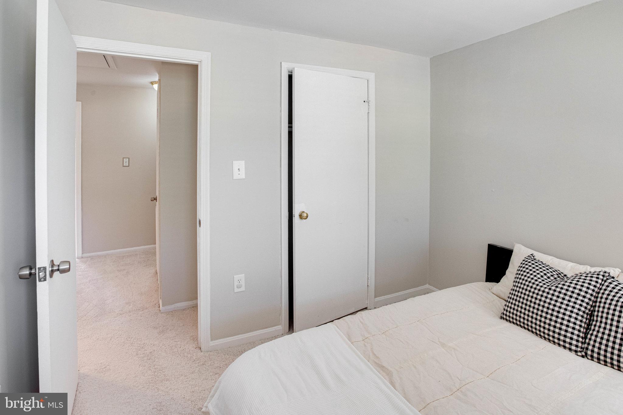 GREENWICH HILL - Residential