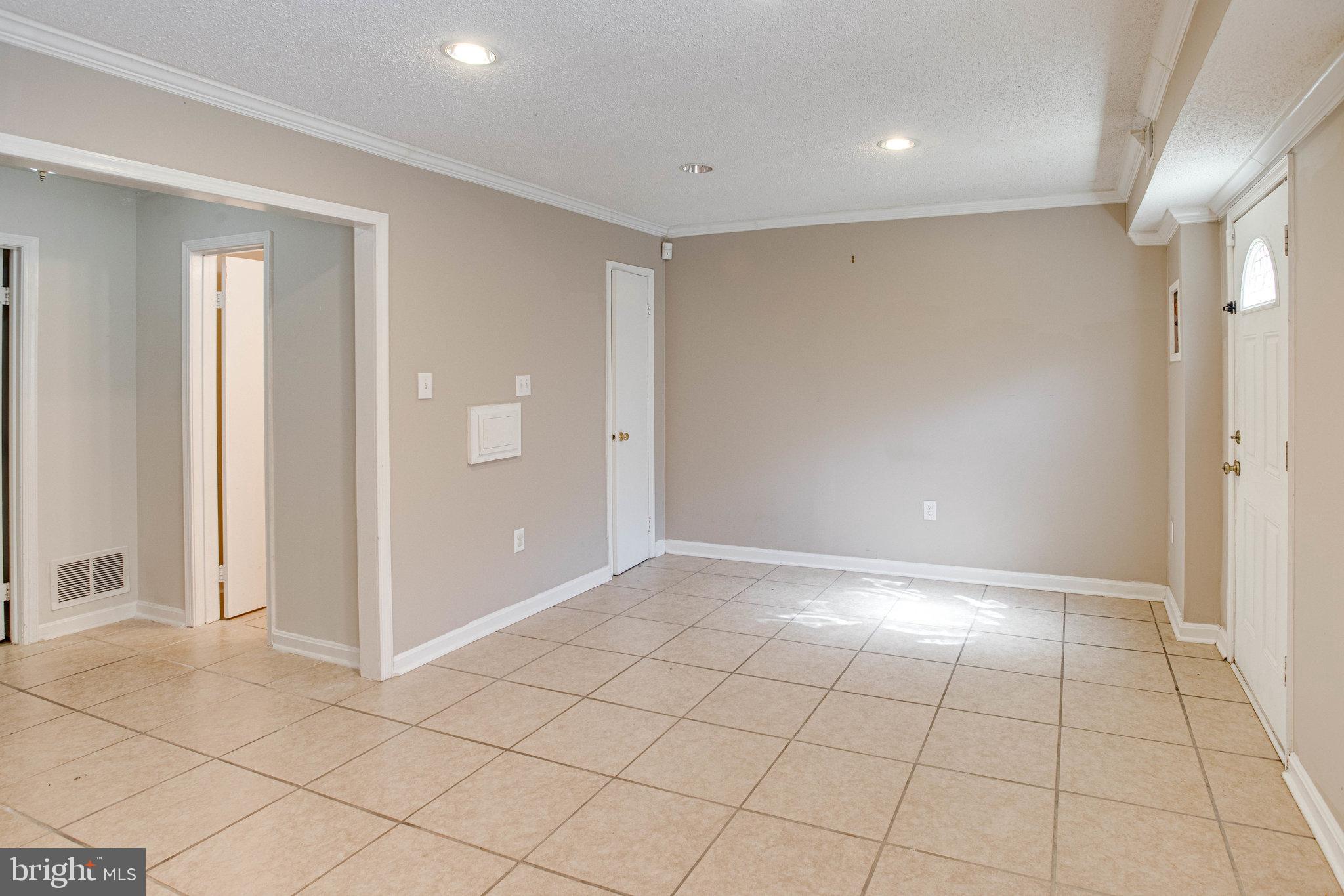 GREENWICH HILL - Residential