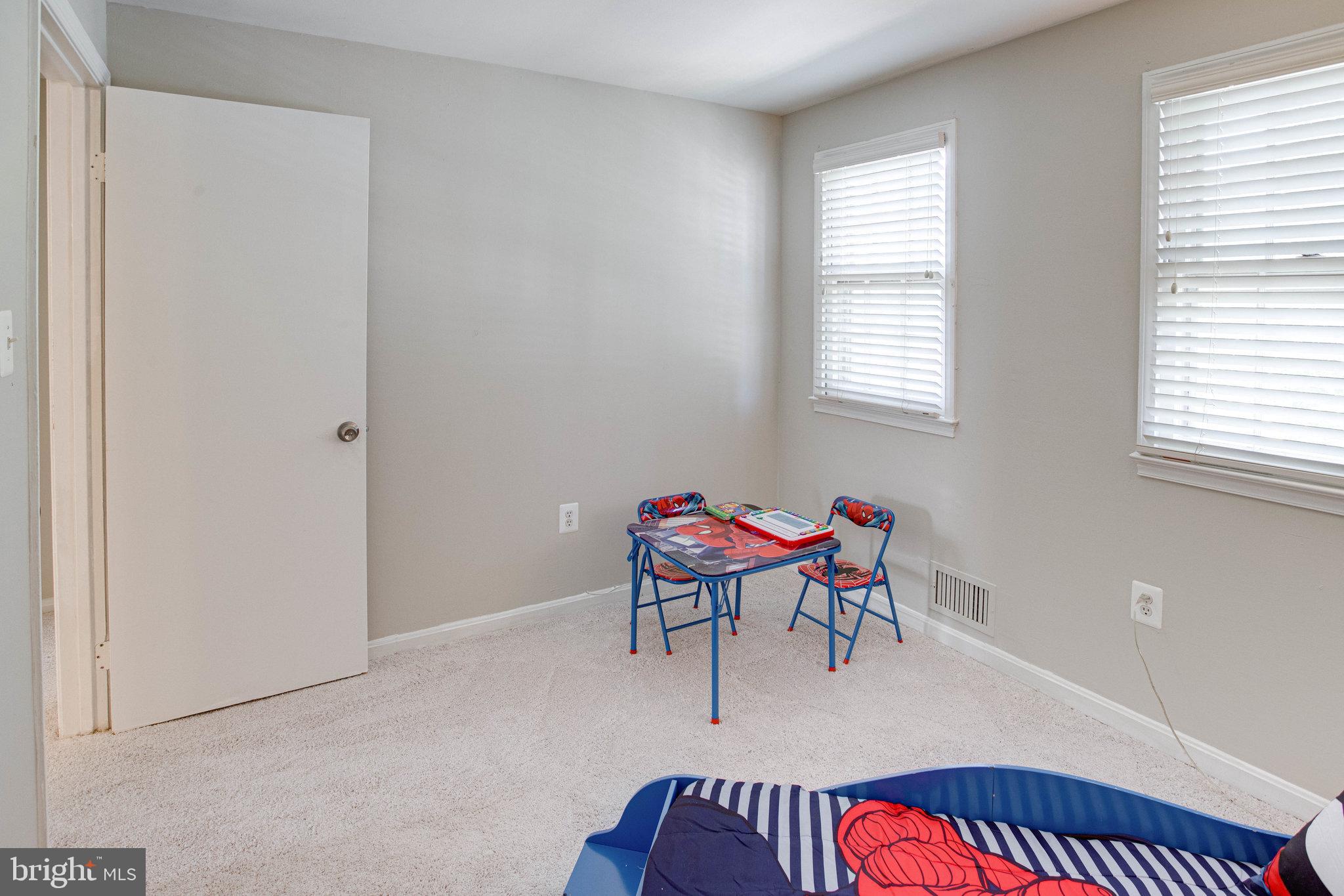 GREENWICH HILL - Residential