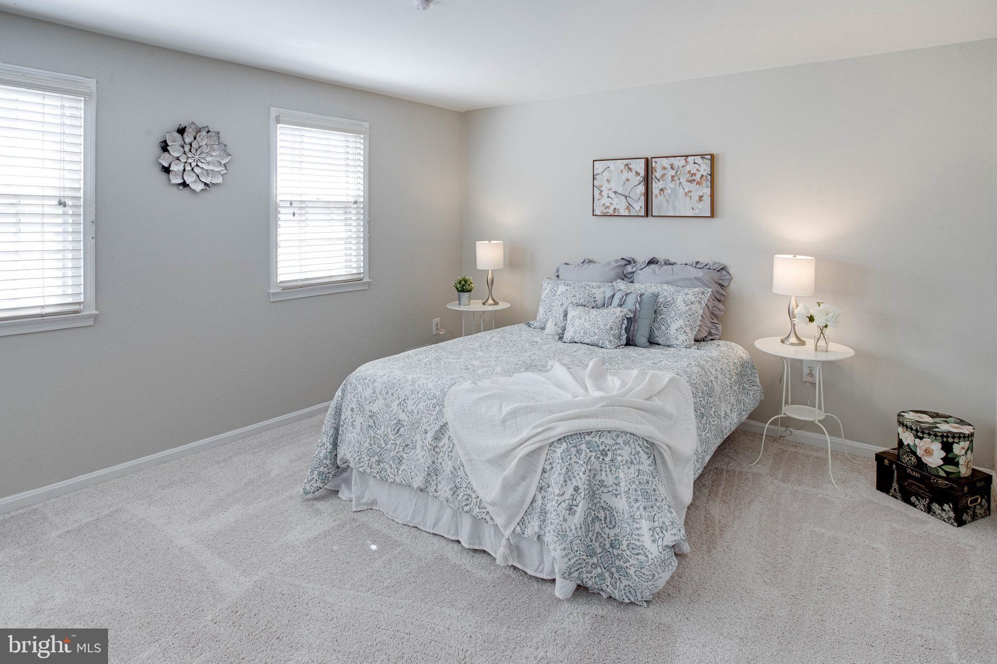 GREENWICH HILL - Residential