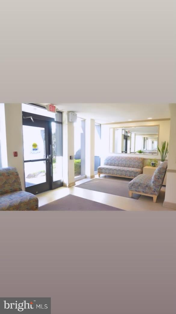 STRATTON HOUSE - Residential Lease