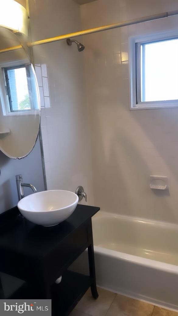 STRATTON HOUSE - Residential Lease