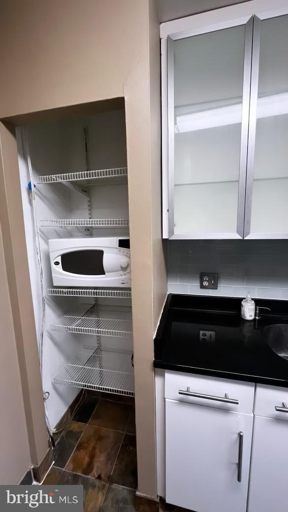 STRATTON HOUSE - Residential Lease