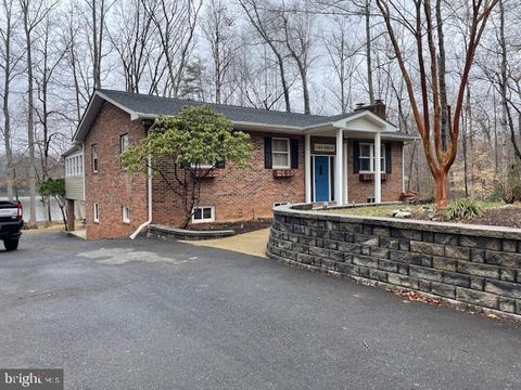 Property photo of 1014 Lakeview Drive, Stafford, VA 22556