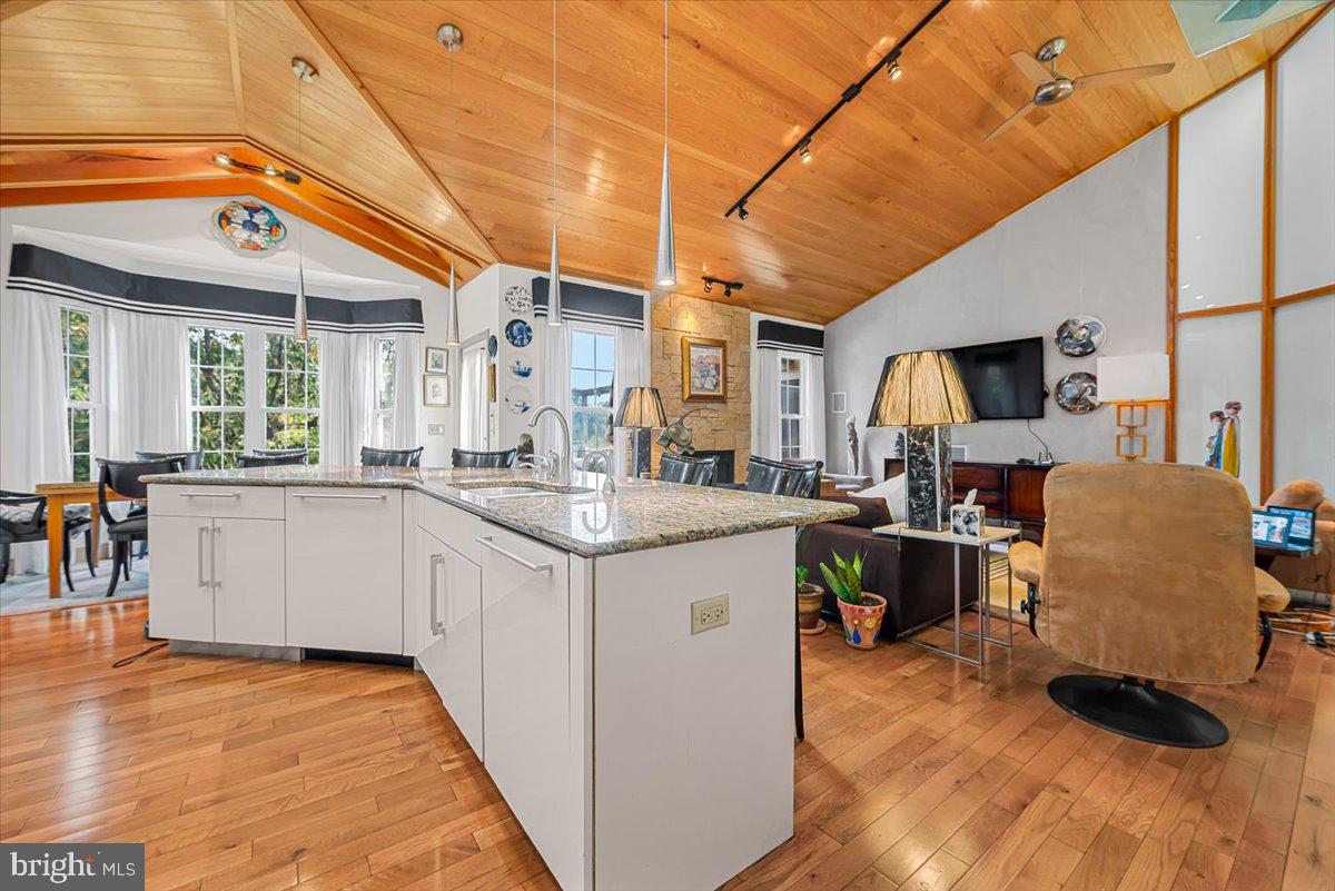 927 MOCCASIN PATH