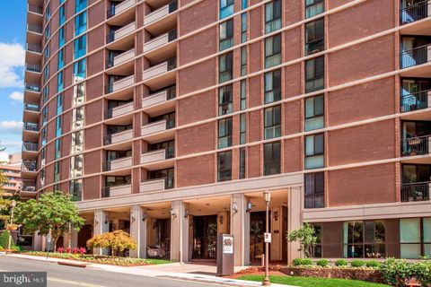 Photo of 4620 N Park Avenue #909, CHEVY CHASE, MD 20815 (MLS # MDMC2222408)