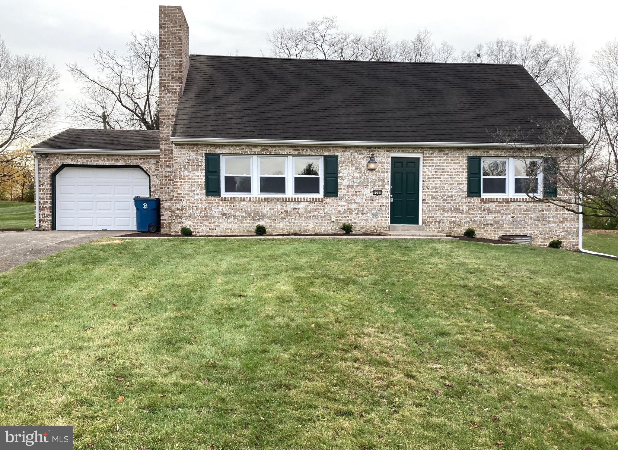 CENTER SQUARE MANOR - Residential