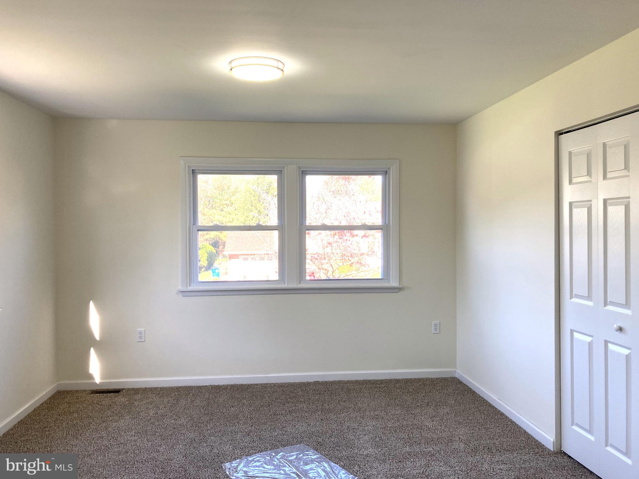 CENTER SQUARE MANOR - Residential